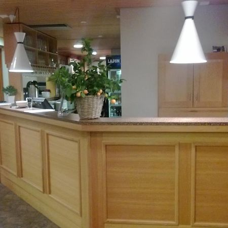 Juthbacka Hotell Uusikaarlepyy Екстериор снимка