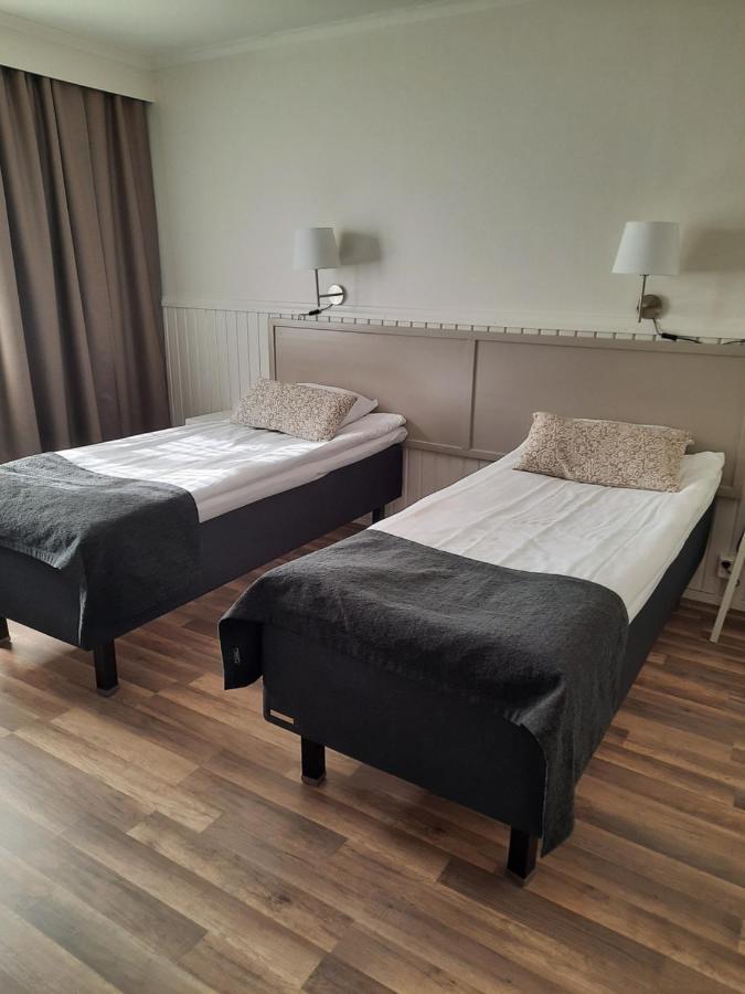 Juthbacka Hotell Uusikaarlepyy Екстериор снимка