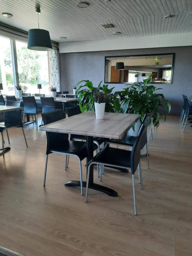 Juthbacka Hotell Uusikaarlepyy Екстериор снимка