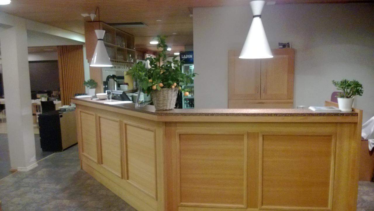 Juthbacka Hotell Uusikaarlepyy Екстериор снимка