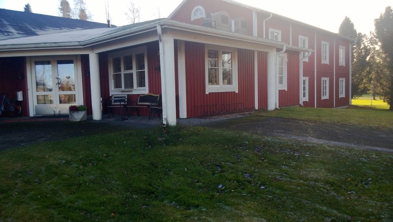 Juthbacka Hotell Uusikaarlepyy Екстериор снимка